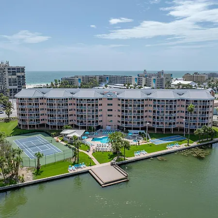 Villa Open - Loads Of Extras & Amenities/Waterfront/A+ Location